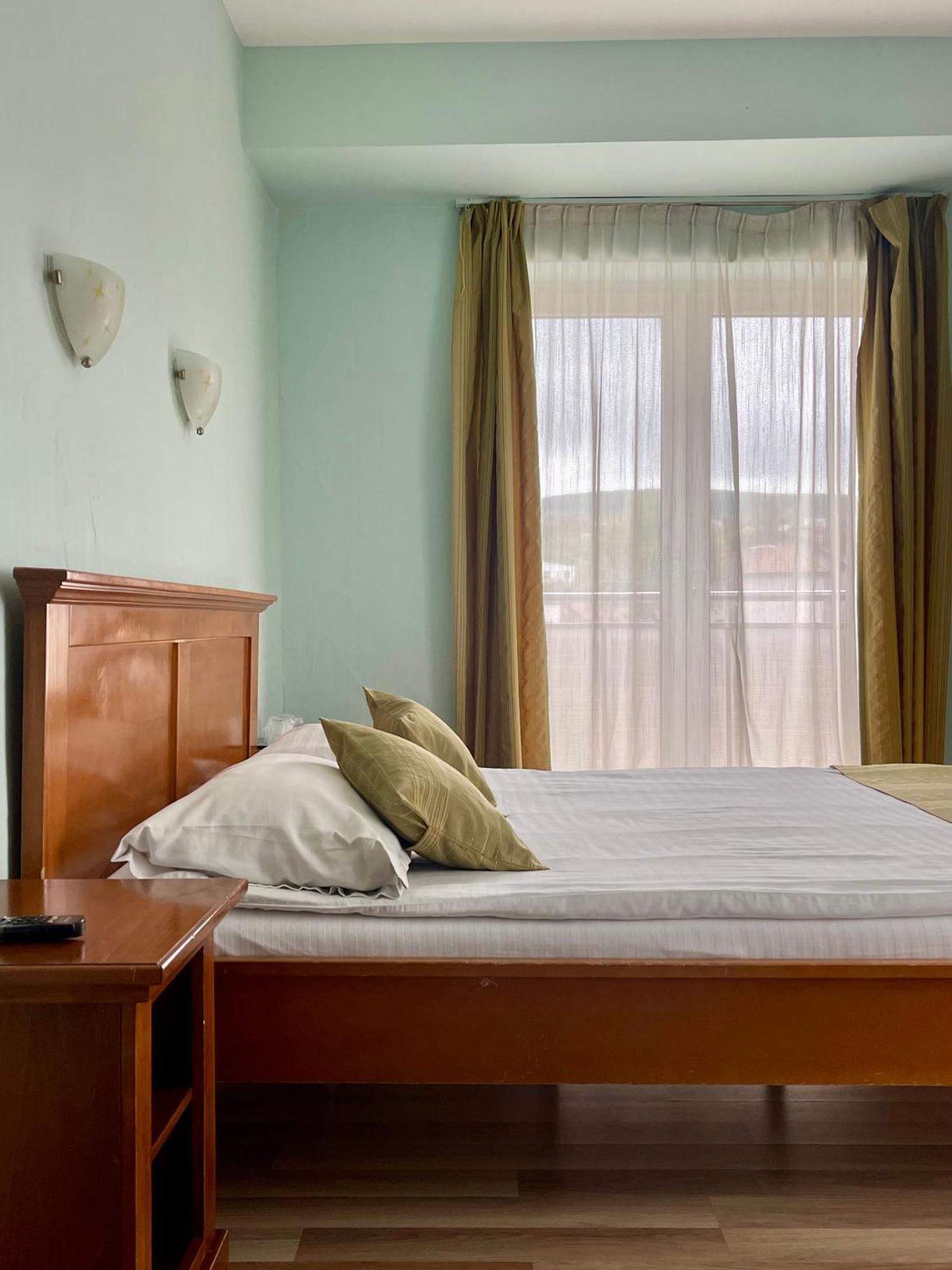 Hotel Lucy Star Kaloşvar Dış mekan fotoğraf
